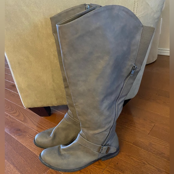Carlos Santana Grey fashion riding boots - Picture 2 of 3